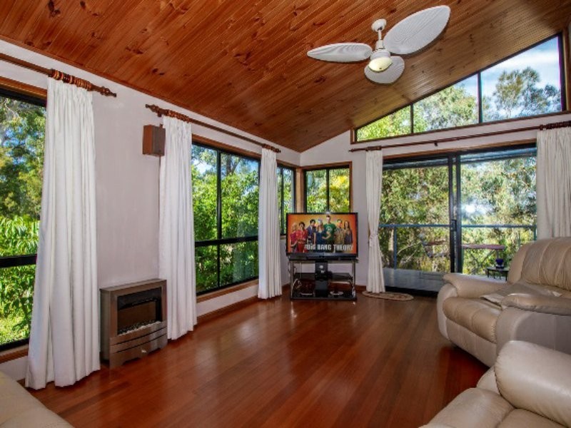 82 Treasure Island Avenue, Karragarra Island QLD 4184