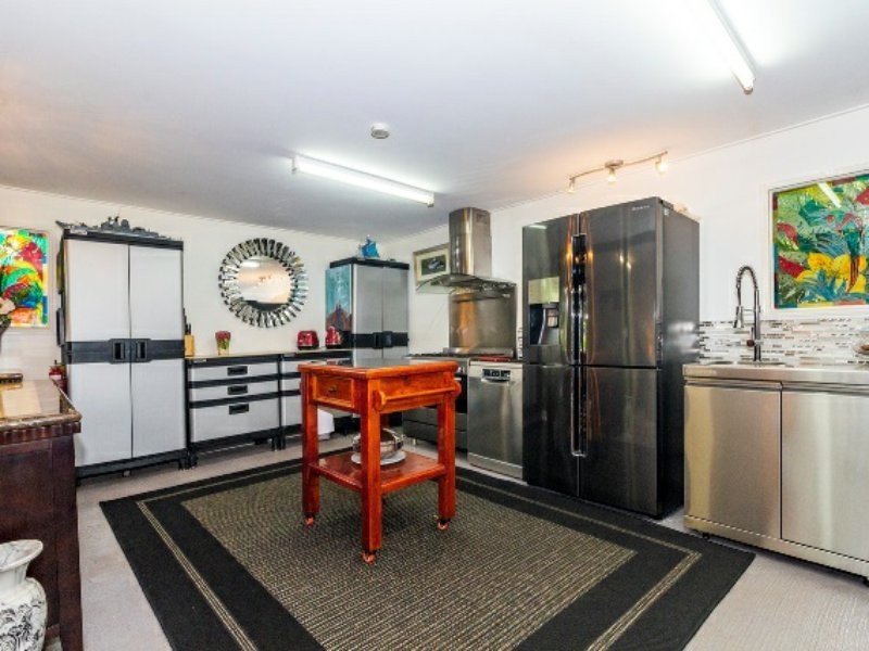 82 Treasure Island Avenue, Karragarra Island QLD 4184