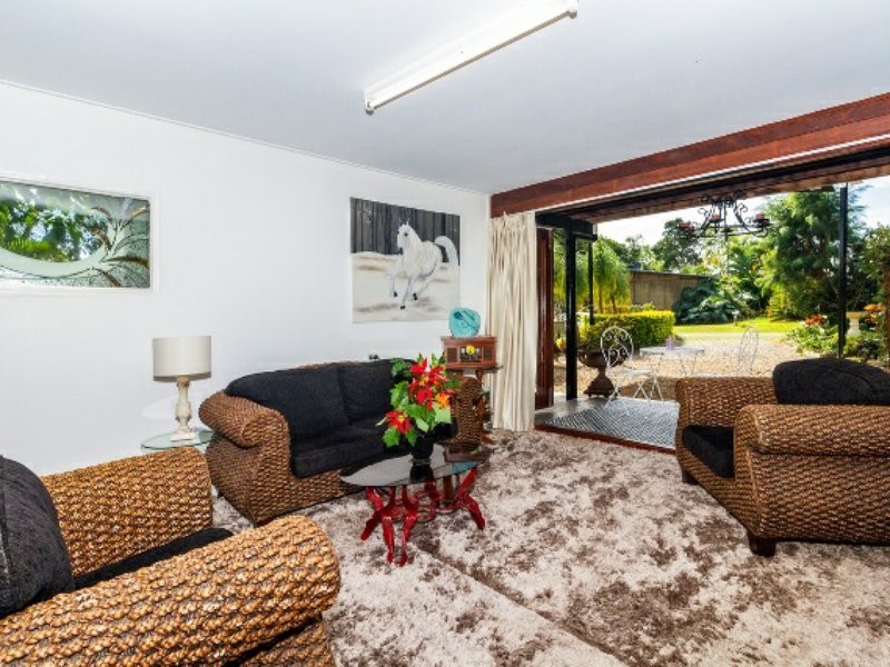 82 Treasure Island Avenue, Karragarra Island QLD 4184