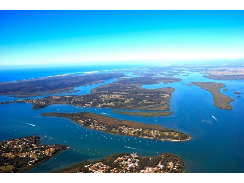 82 Treasure Island Avenue, Karragarra Island QLD 4184