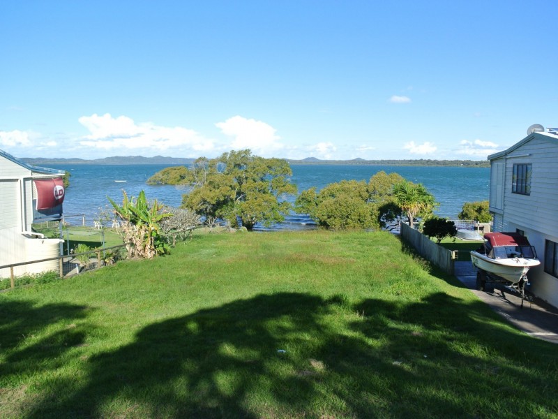 36 Coorong Street, Macleay Island QLD 4184