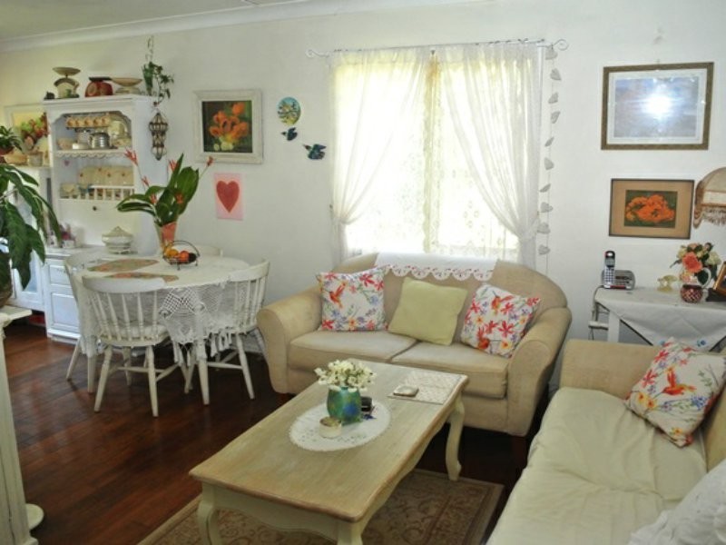 160 High Central Road, Macleay Island QLD 4184
