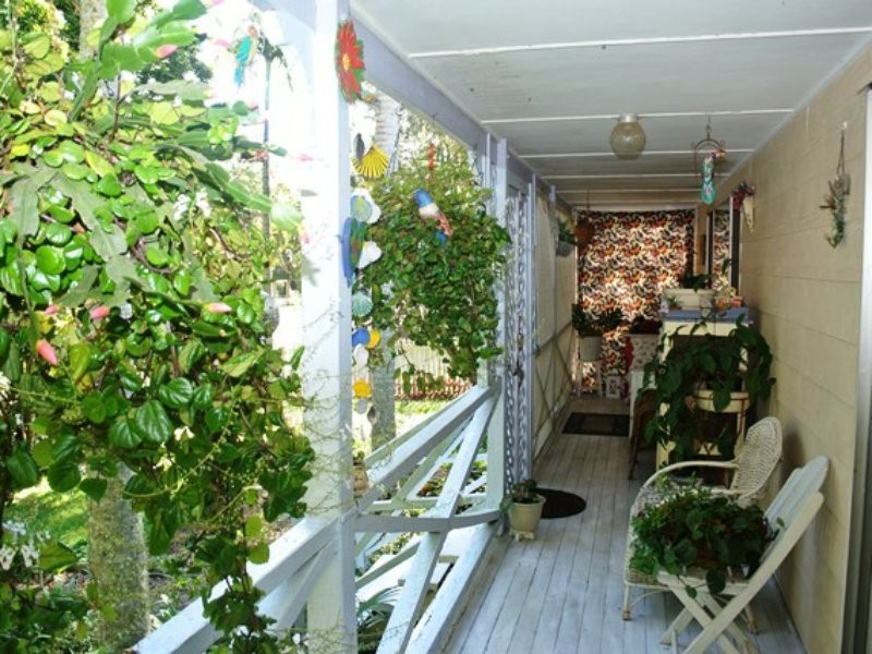 160 High Central Road, Macleay Island QLD 4184