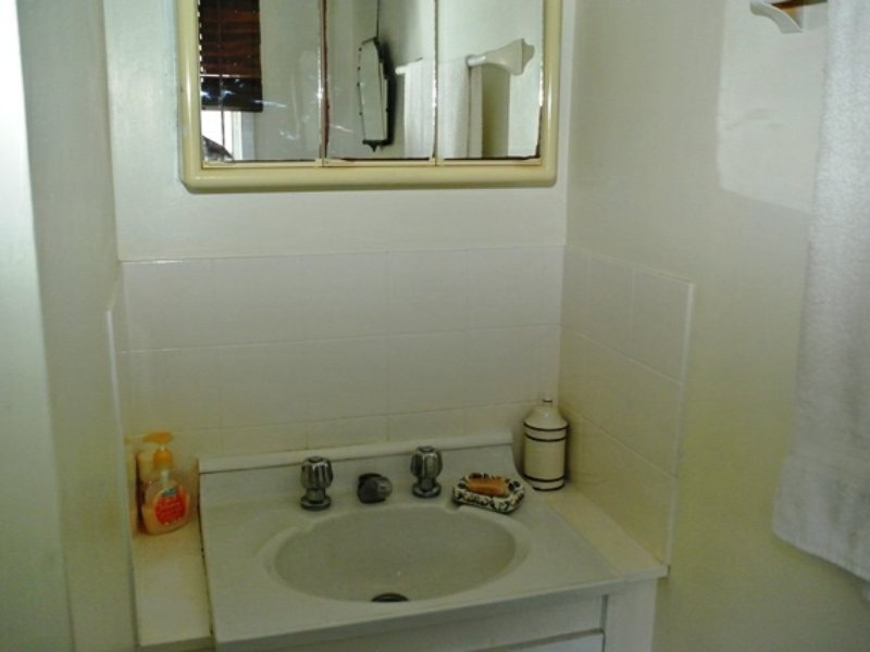 160 High Central Road, Macleay Island QLD 4184