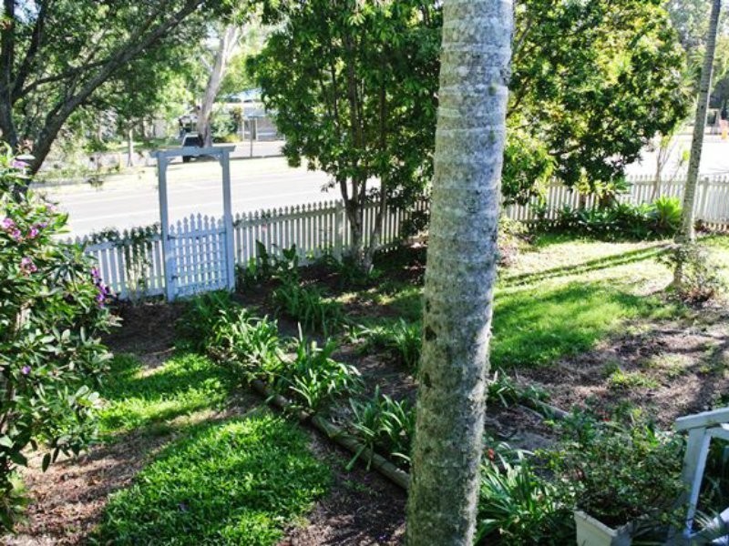 160 High Central Road, Macleay Island QLD 4184