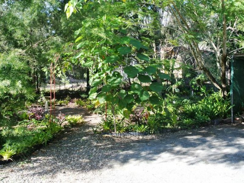 160 High Central Road, Macleay Island QLD 4184