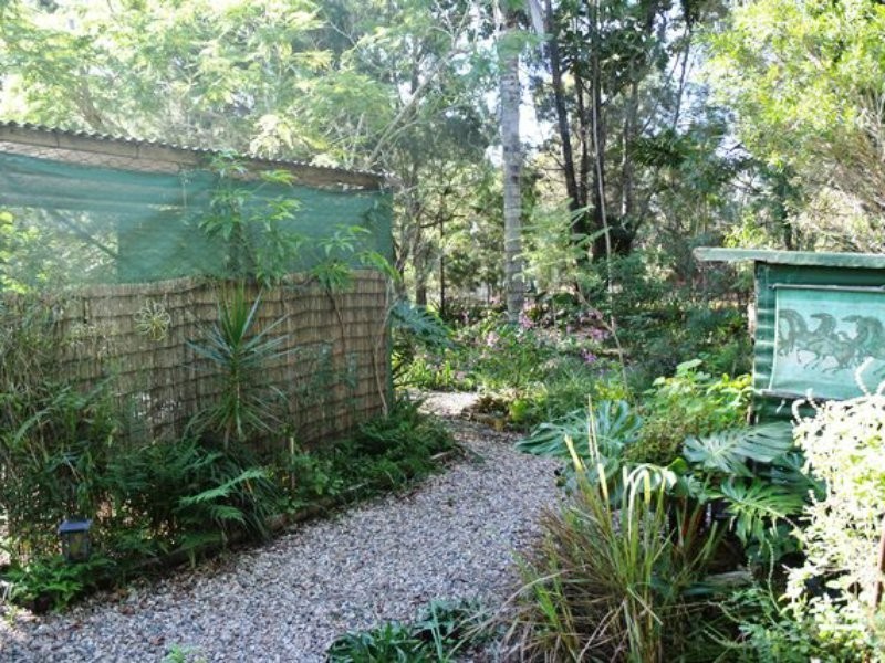 160 High Central Road, Macleay Island QLD 4184