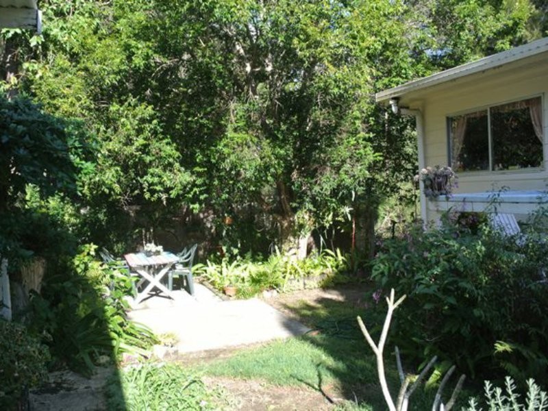 160 High Central Road, Macleay Island QLD 4184