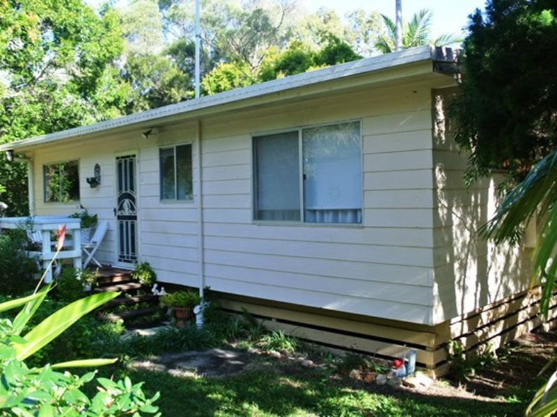 160 High Central Road, Macleay Island QLD 4184