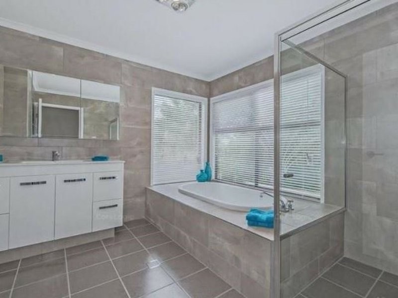 4 Balsa Court, Victoria Point QLD 4165
