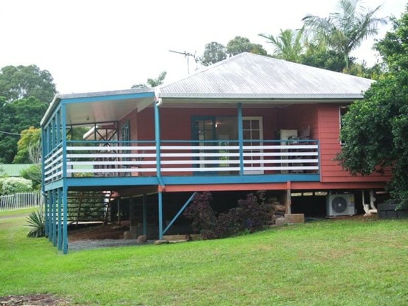 6 Eastbourne Terrace, Macleay Island QLD 4184