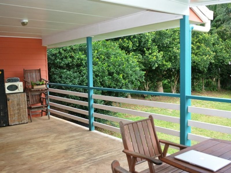 6 Eastbourne Terrace, Macleay Island QLD 4184