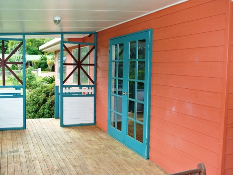 6 Eastbourne Terrace, Macleay Island QLD 4184