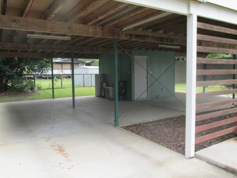 177 High Central Road, Macleay Island QLD 4184