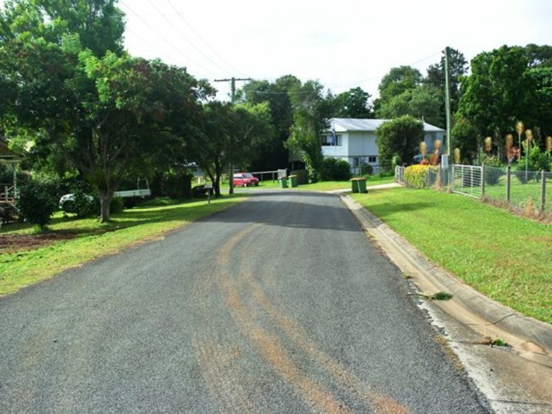 19 Curlew Street, Macleay Island QLD 4184