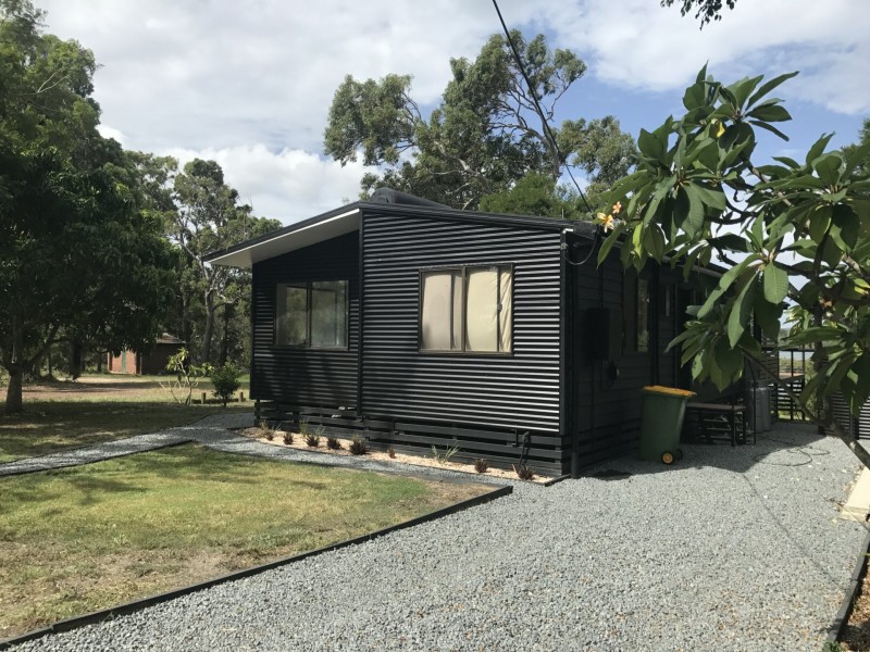 10 Keith Street, Macleay Island QLD 4184