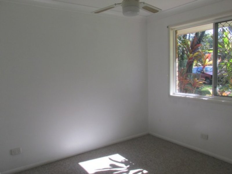 16 Calm Waters Crescent, Macleay Island QLD 4184