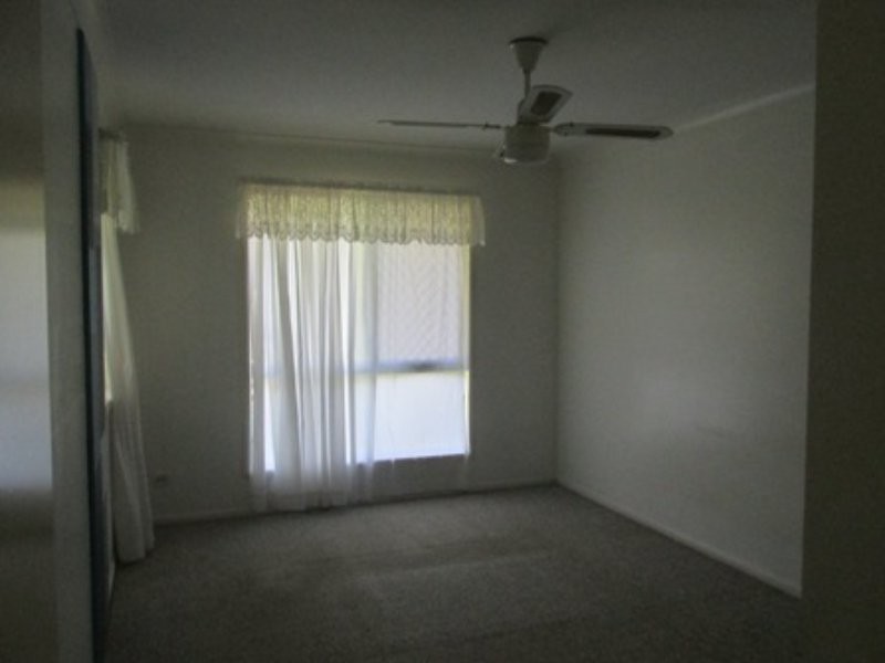 16 Calm Waters Crescent, Macleay Island QLD 4184