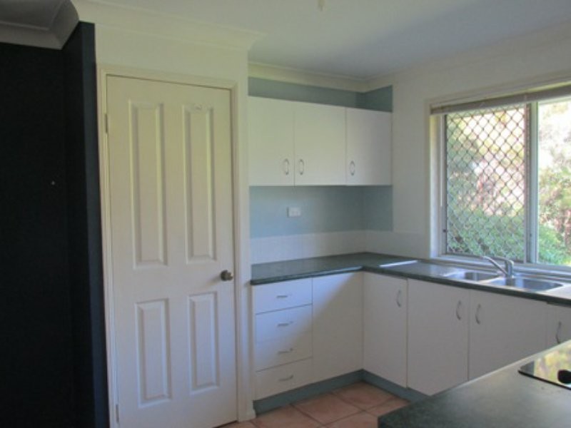 16 Calm Waters Crescent, Macleay Island QLD 4184