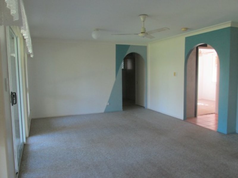 16 Calm Waters Crescent, Macleay Island QLD 4184