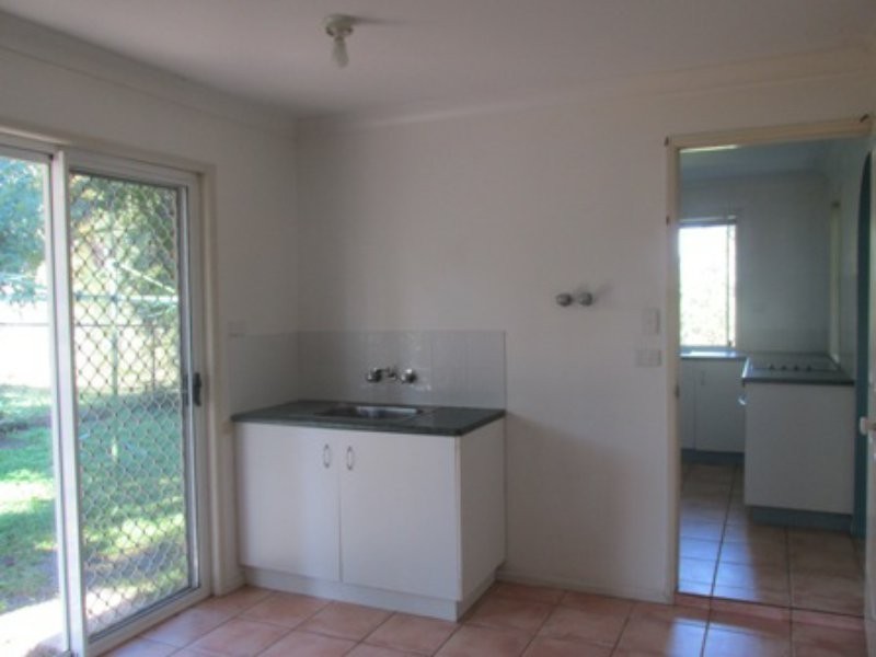 16 Calm Waters Crescent, Macleay Island QLD 4184