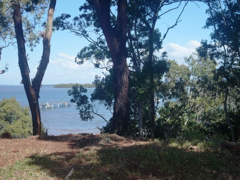 104 Western Road, Macleay Island QLD 4184