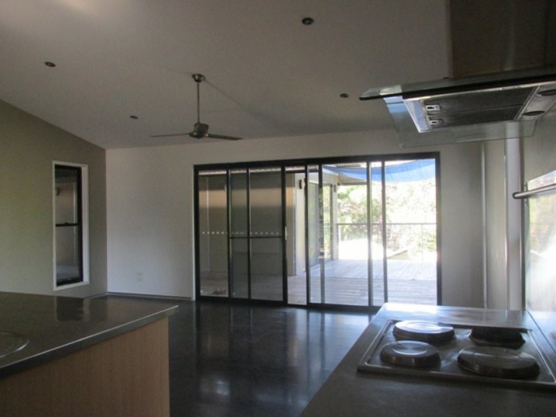 4 Ray Street, Macleay Island QLD 4184