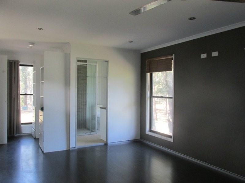 4 Ray Street, Macleay Island QLD 4184