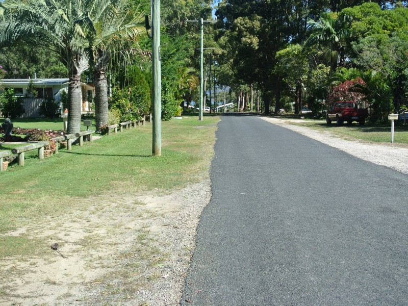 6 Noon Muckle Street, Macleay Island QLD 4184