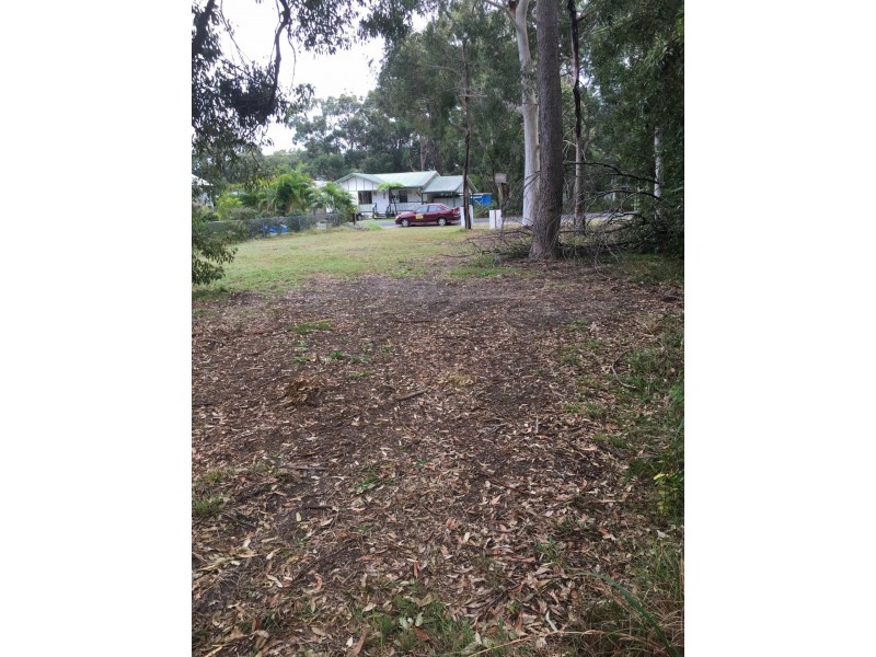 6 Noon Muckle Street, Macleay Island QLD 4184