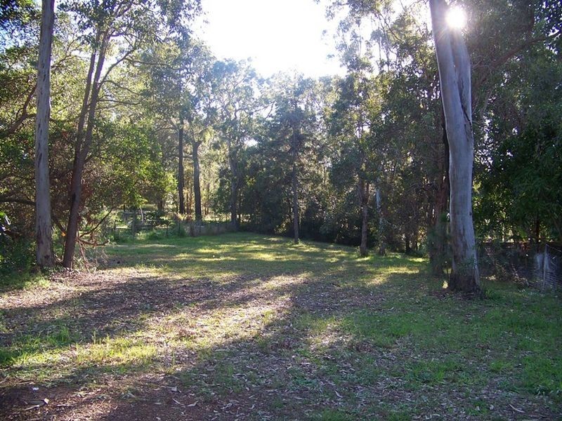 10 Pine Avenue, Lamb Island QLD 4184