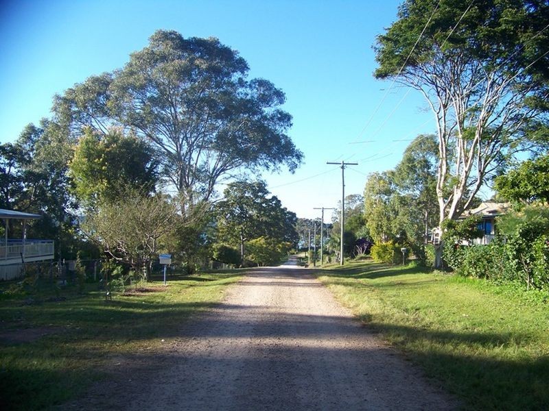 10 Pine Avenue, Lamb Island QLD 4184