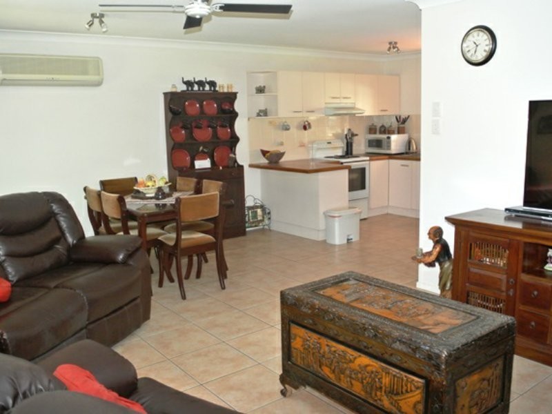 6 Betty Street, Macleay Island QLD 4184