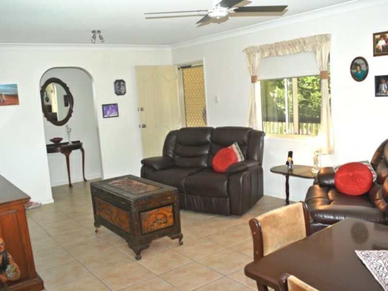 6 Betty Street, Macleay Island QLD 4184