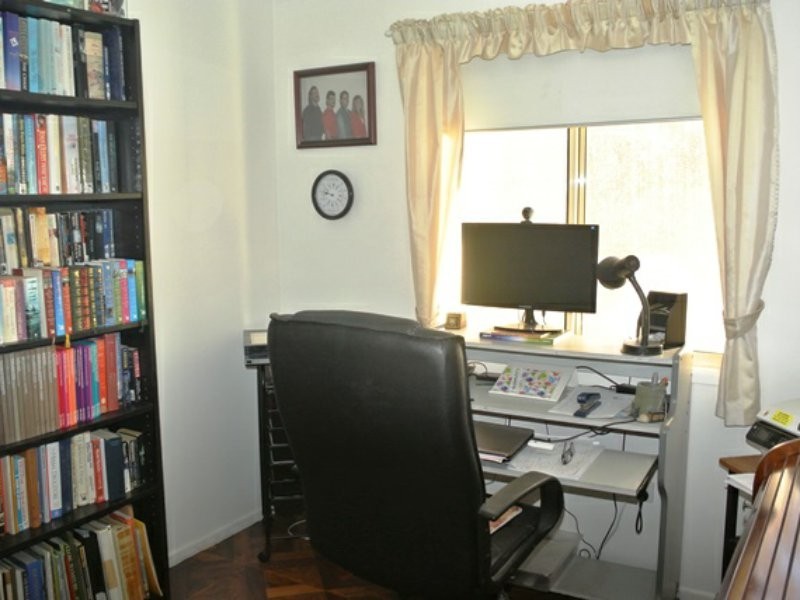 6 Betty Street, Macleay Island QLD 4184