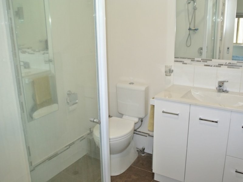 6 Betty Street, Macleay Island QLD 4184