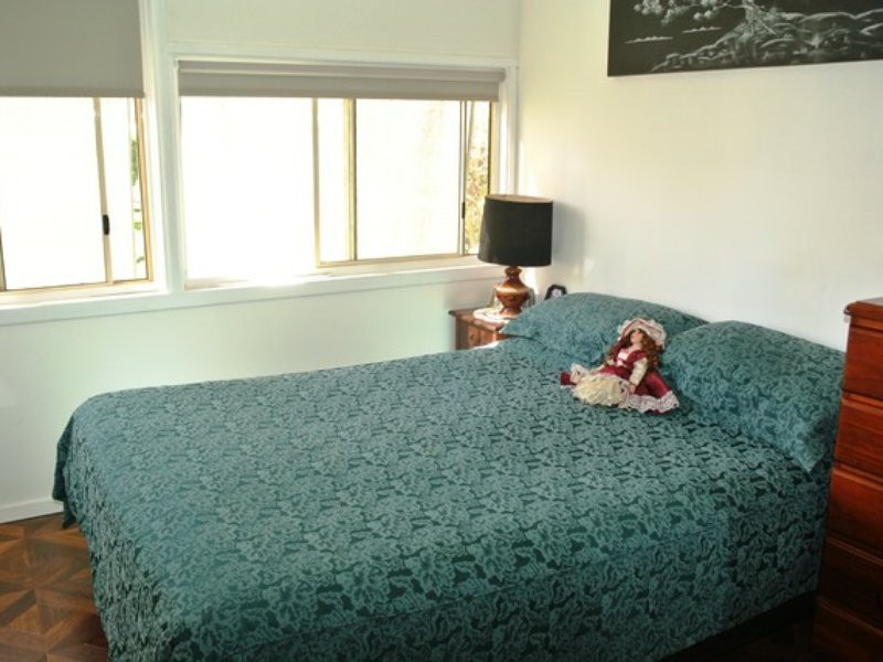 6 Betty Street, Macleay Island QLD 4184