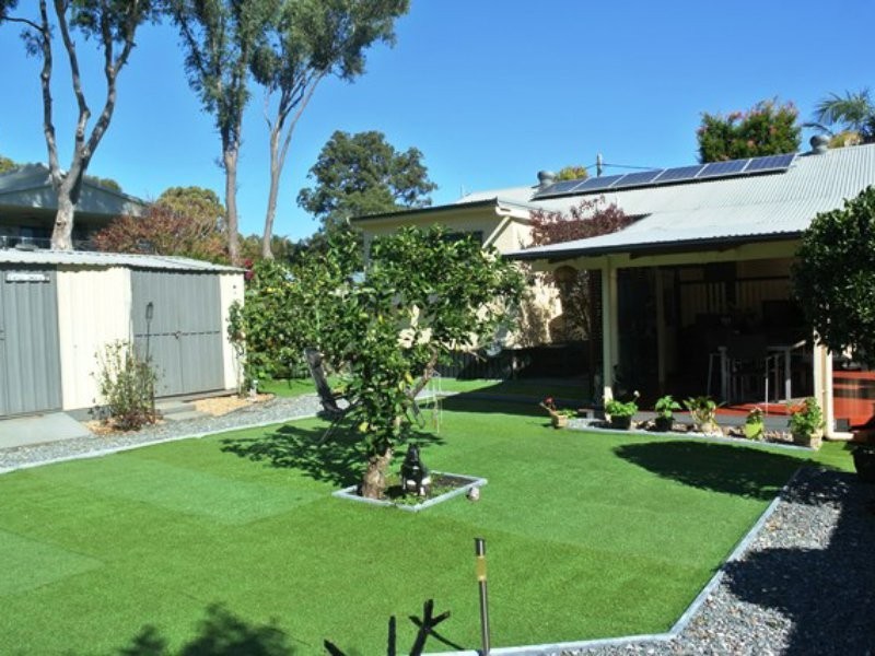 6 Betty Street, Macleay Island QLD 4184