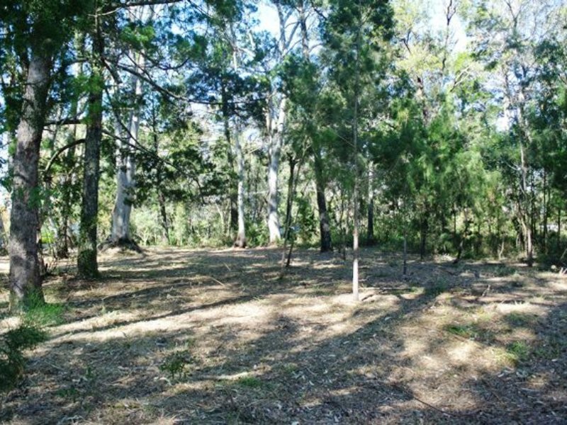 17 High Central Road, Macleay Island QLD 4184