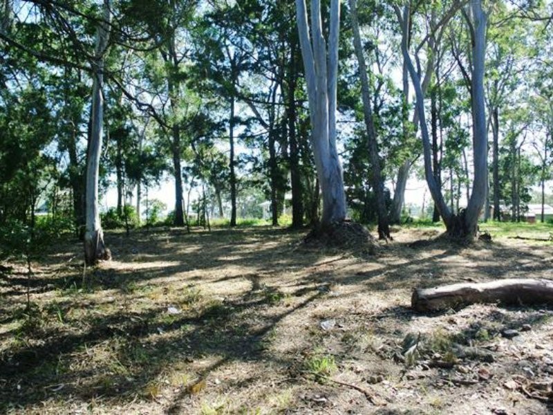 17 High Central Road, Macleay Island QLD 4184