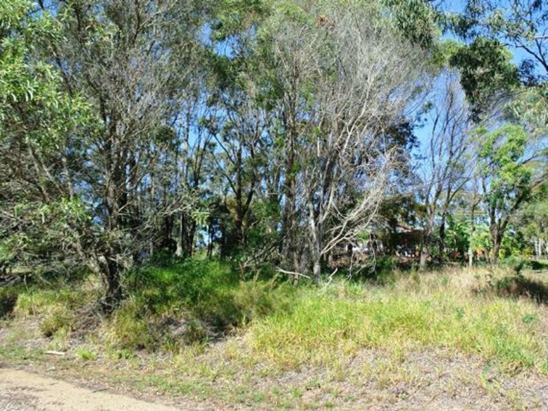 2 Granadilla Street, Macleay Island QLD 4184