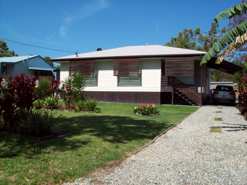 26 Rhodes Street, Macleay Island QLD 4184