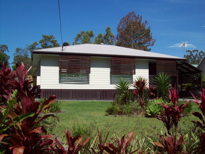 26 Rhodes Street, Macleay Island QLD 4184