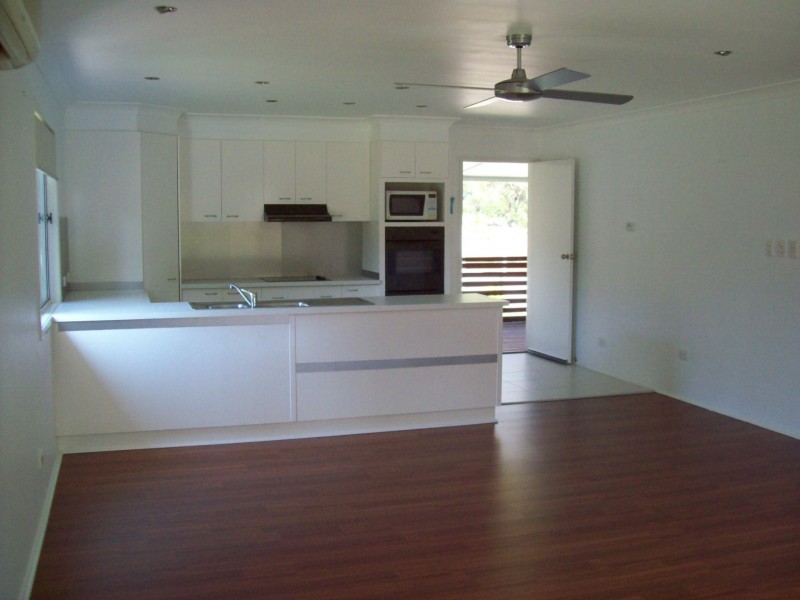 26 Rhodes Street, Macleay Island QLD 4184