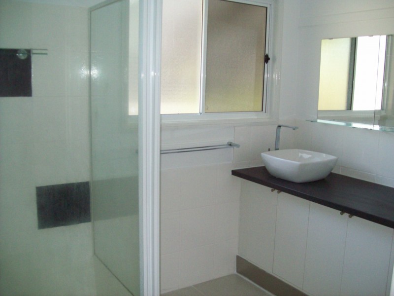 26 Rhodes Street, Macleay Island QLD 4184