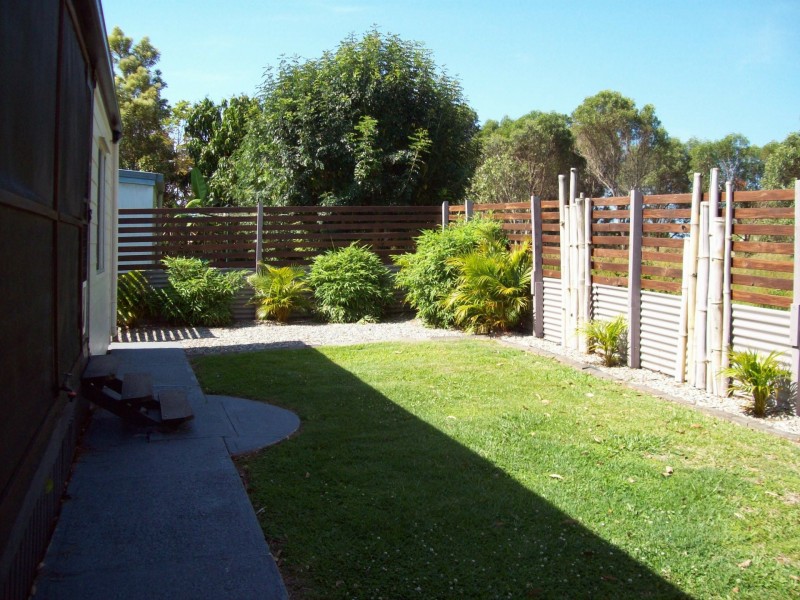 26 Rhodes Street, Macleay Island QLD 4184