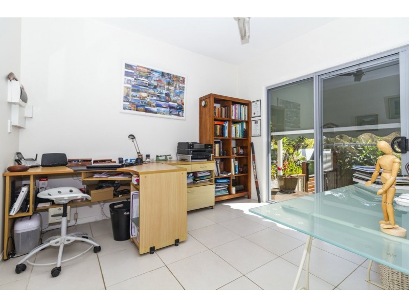 4 Dalpura Street, Macleay Island QLD 4184