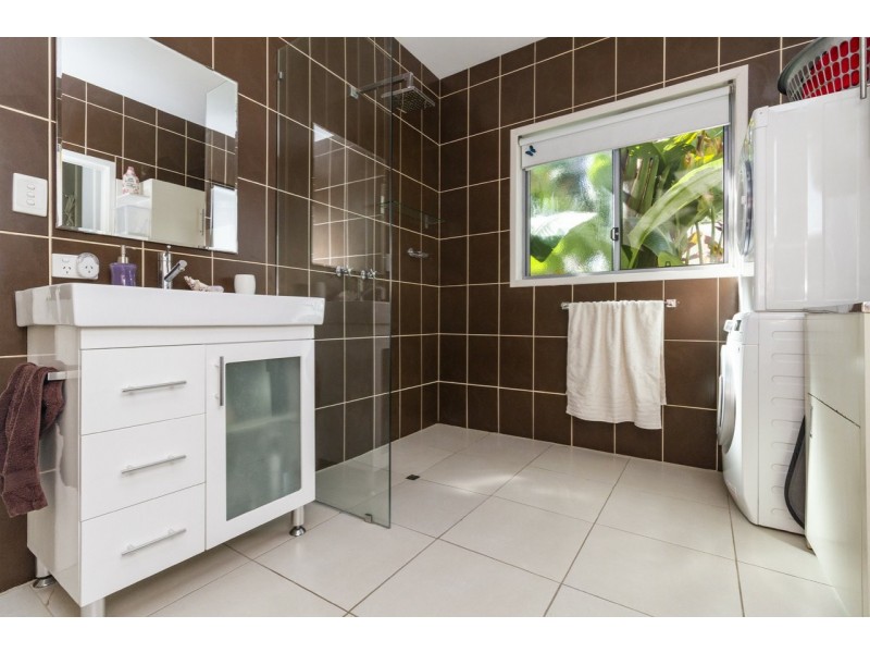 4 Dalpura Street, Macleay Island QLD 4184