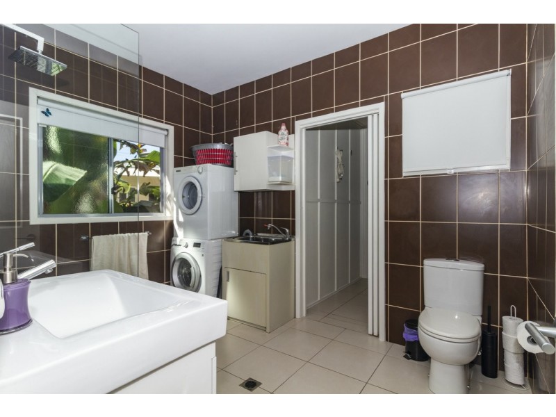 4 Dalpura Street, Macleay Island QLD 4184