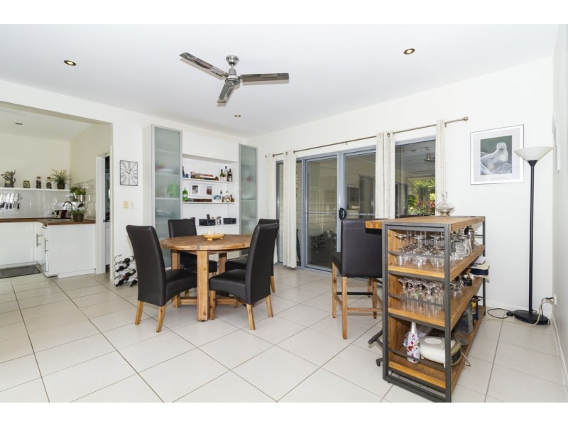4 Dalpura Street, Macleay Island QLD 4184
